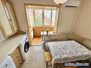 Продам <a class='adt__geo' href='/nerukhomist/prodazh-kvartyr/kyiv/q-2-кімнатні/'>2 кімнати</a>-комнатную квартиру