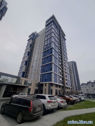 <a class='adt__geo' href='/nerukhomist/prodazh-kvartyr/kyiv/q-4-кімнатні/'>4 кімнати</a>-комнатная квартира