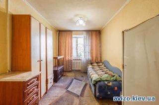 Продам <a class='adt__geo' href='/nerukhomist/prodazh-kimnat/kyiv/q-багатокімнатні/'>7 кімнат</a>-комнатную комнату, ст.м. Лесная