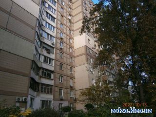 Продается <a class='adt__geo' href='/nerukhomist/prodazh-kvartyr/kyiv/q-3-кімнатні/'>3 кімнати</a>-комнатная квартира