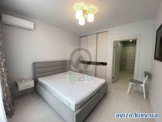 Сдаю <a class='adt__geo' href='/nerukhomist/orenda-kvartyr-dovhostrokovo/kyiv/q-3-кімнатні/'>3 кімнати</a>-комнатную квартиру, ст.м. Сырец