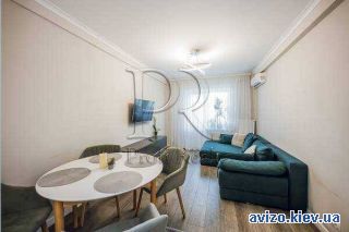 Продам <a class='adt__geo' href='/nerukhomist/prodazh-kvartyr/kyiv/q-3-кімнатні/'>3 кімнати</a>-комнатную квартиру