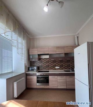 Сдам <a class='adt__geo' href='/nerukhomist/orenda-kvartyr-dovhostrokovo/kyiv/q-1-кімнатні/'>1 кімната</a>-комнатную квартиру, ст.м. Левобережная