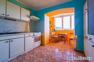 Продаю <a class='adt__geo' href='/nerukhomist/prodazh-kvartyr/kyiv/q-3-кімнатні/'>3 кімнати</a>-комнатную квартиру
