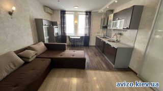 Продается <a class='adt__geo' href='/nerukhomist/prodazh-kvartyr/kyiv/q-3-кімнатні/'>3 кімнати</a>-комнатная квартира