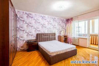 <a class='adt__geo' href='/nerukhomist/prodazh-kvartyr/kyiv/q-3-кімнатні/'>3 кімнати</a>-комнатная квартира, ст.м. Харьковская