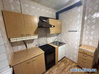 Сдается <a class='adt__geo' href='/nerukhomist/orenda-kvartyr-dovhostrokovo/kyiv/q-1-кімнатні/'>1 кімната</a>-комнатная квартира, ст.м. Героев Днепра