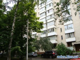 Сдается <a class='adt__geo' href='/nerukhomist/orenda-kvartyr-dovhostrokovo/kyiv/q-2-кімнатні/'>2 кімнати</a>-комнатная квартира, ст.м. Золотые Ворота