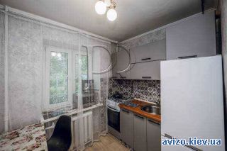 Продам <a class='adt__geo' href='/nerukhomist/prodazh-kvartyr/kyiv/q-3-кімнатні/'>3 кімнати</a>-комнатную квартиру