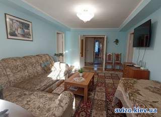 Посуточно Киев. 4-хкомнатные апартаменты в центре Киева.