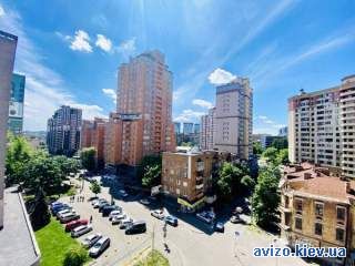 Продам 3 комнатную квартиру 160 кв.м. на ул.Златоустовской 50
