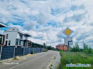 Продам 12 соток под застройку в с.Лесники,ул.Цветочная