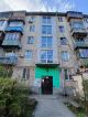 2кім. біля метро Черчіля,22а, продам