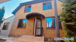 Продам 2 єт. кирпичній дом 220 кв.м. в с.Осещина,6 соток земли