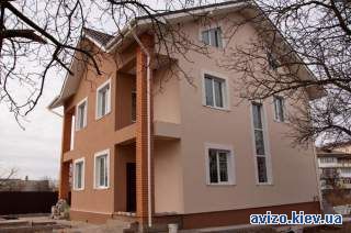 Продам 2 эт.дом на 2 семьи 308 кв.м. в с.Новые Петровцы,14 соток земли