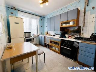 Продам трикімнатну квартиру, пр.Незалежності(Леваневського)