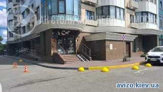 торгові площі Київ, Печерський, Андрія Верхогляда 2а
