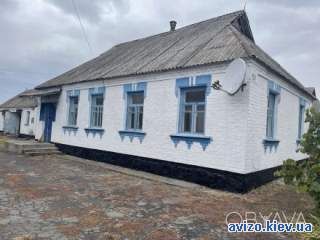 Продається будинок у центрі села Житні Гори!
