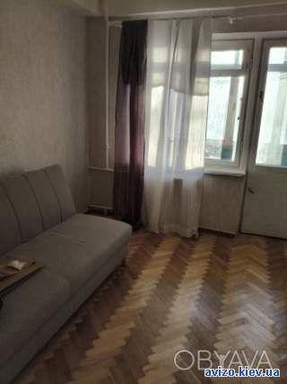 Продам 2-хкомнатную раздельную кв, Харьковское шоссе 8/1, Дарницкая пл.