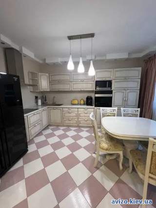 4-к квартира Київ, Солом`янський, Волинська 10